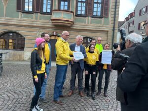 727 Unterschriften an Oberbürgermeister Kessing übergeben
